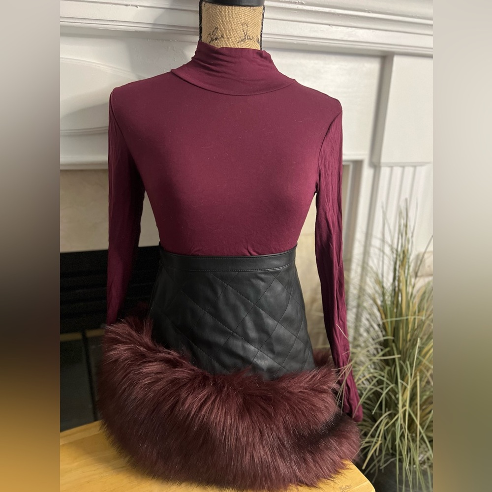 Form Fitted Solid Crop Top - Burgundy